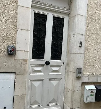 Ferienwohnung Petit F2 Fonctionnel Plein Centre Et Proche Gare Bourges Exterior foto